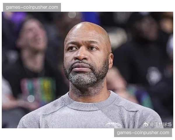 魔术莫斯利调整防守落位 针对活塞外线投射实施收缩保护禁区 魔术莫斯利调整防守落位 针对活塞外线投射实施收缩保护禁区